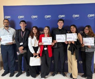 Orgullo Vizcaya en el 12° Congreso de Comercio Internacional 🌍✨

Nuestros estudiantes vivieron una gran experiencia en Monterrey durante el 12° Congreso de Comercio Internacional, organizado por Comercio Mundial Organizada SA de CV.

Acompañados por el Lic. Mario Aguilar, reforzaron conocimientos, convivieron con expertos y representaron a UVA Monclova con excelencia. 💼📈🦅

#CongresoDeComercioInternacional #RapacesEnAcción
