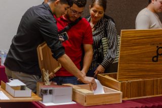 🏗️📐 Arrancamos el año y así se vive Arquitectura en Vizcaya.

En cada cierre de cuatrimestre, nuestros alumnos  de campus Tepic presentan proyectos completos: planos, maquetas y propuestas reales pensadas para la ciudad. 🏙️

Aprendizaje práctico desde el inicio del año.

#arquitecturaUVA #arquitectura
