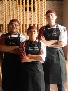 #RapacesEnAcción 🧑‍🍳👨‍🍳
Nuestros estudiantes de Gastronomía, campus Mérida 🦅 participaron en el Cuarto Concurso Talento Picheta, donde demostraron su talento, creatividad y pasión por la gastronomía 🔥

Trabajo en equipo, habilidad técnica y disciplina son un reflejo de nuestra comunidad Vizcaya. 

#gastronomíaUVA #OrgulloVizcaya