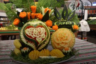 El arte también se come 🍓✨
Nuestros rapaces de la Licenciatura en Gastronomía dieron vida al Arte Mukimono, transformando frutas y verduras en verdaderas obras de arte 🍍

#gastronomíaUVA 
 #HacialaGrandeza