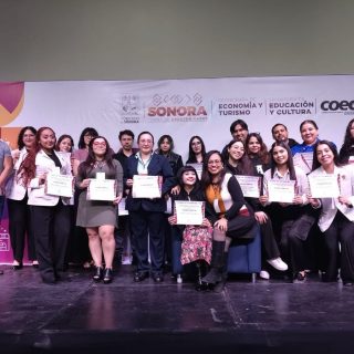 🧠✨ ¡Orgullo Vizcaya Hermosillo en COECYT!

Nuestros estudiantes participaron con 8 proyectos en la Feria de Ciencias y Tecnología y lograron los 3 primeros lugares en Ciencias Sociales. 🙌🔥

🥇 Intervención psicocorporal en imagen corporal y trauma
🥈 Intervención en síntomas ansiosos en estudiantes
🥉 Problemas de convivencia social en universitarios

Las alumnas de Psicología, asesoradas por Cecilia Román y Verónica Martínez, avanzan a la etapa nacional 2026.

🦅 ¡Felicidades, Rapaces!
