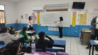 #RapacesEnAcción 
Nuestros futuros maestros de campus Cd.Acuña 👩‍🏫🧑‍🏫 visitaron a una escuela primaria para poner en práctica su planeación didáctica elaborada durante clases ✏️

#EducaciónUVA