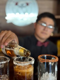 Coctelería en Gastronomía UVA 👩🏻‍🍳🍸🍹

Rapaces de campus Saltillo demostraron su creatividad, técnica y pasión detrás de la barra elaborando increíbles bebidas que combinan sabor, presentación y originalidad ✨

#rapacesenacción #gastronomíaUVA #coctel